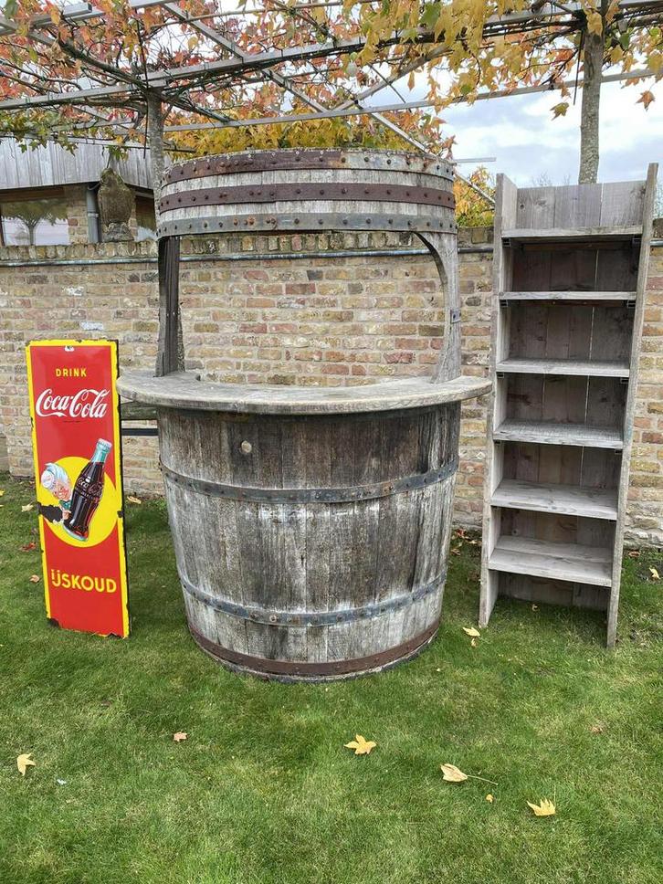 Eiken wijnton toog met bijhorend opbergrek, Tuin en Terras, Overige Tuin en Terras, Gebruikt, Ophalen