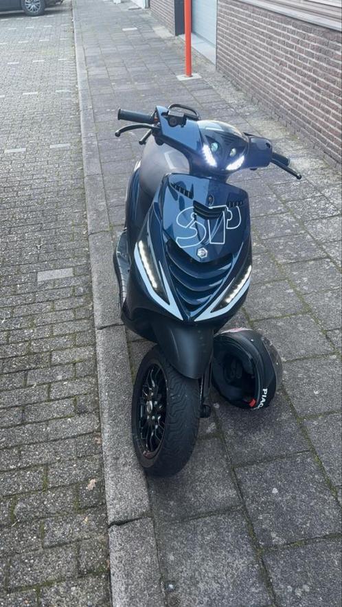 Zip 2 takt 70cc A-klasse, Fietsen en Brommers, Scooters | Piaggio, Zo goed als nieuw, Zip, Klasse A (25 km/u), Tweetakt, Ophalen of Verzenden