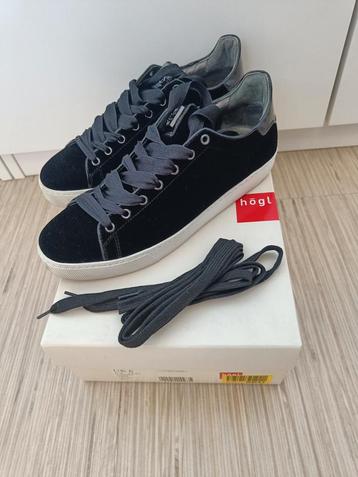 Högl - Zwarte sneakers velvet maat 39, Högl, Enlèvement ou Envoi, Sneakers et Baskets, Comme neuf