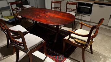 Eetkamer (incl tafel,6stoelen, dressoir & salontafel) beschikbaar voor biedingen