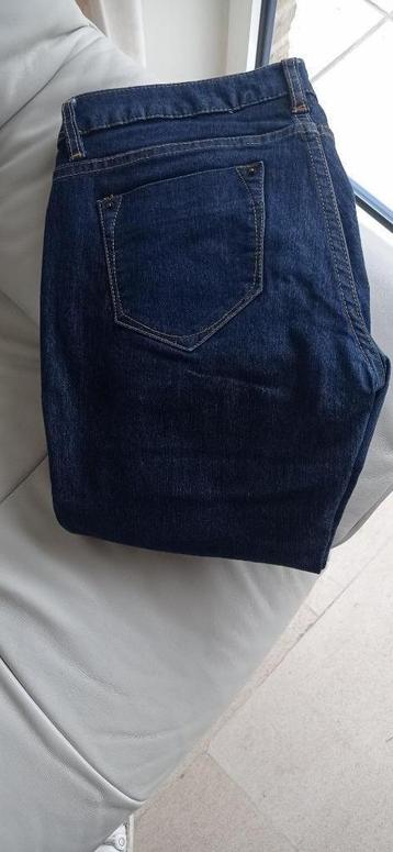 Lot van 8 damesjeans/prima staat/samen: € 50 beschikbaar voor biedingen