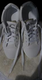 basket femme 38,5 - 39, Wit, Ophalen of Verzenden, Zo goed als nieuw, Sneakers