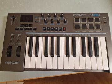 Nectar Impact LX25 plus midi-keyboard beschikbaar voor biedingen