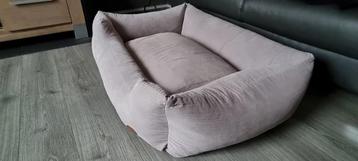 Hondenmand Jack and Vanilla

Kleur grijs

 beschikbaar voor biedingen