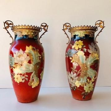 Paire de vases de la période Meiji du XIXe siècle, Enlèvement ou Envoi