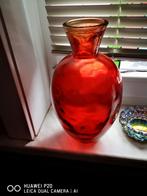 VASE EN VERRE DÉCORATIF, Comme neuf, Moins de 50 cm, Rouge, Enlèvement ou Envoi