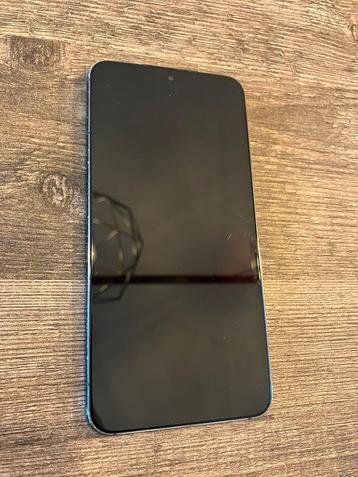 Samsung Galaxy S22 – Goed werkend, met hoesje en laadkabel beschikbaar voor biedingen