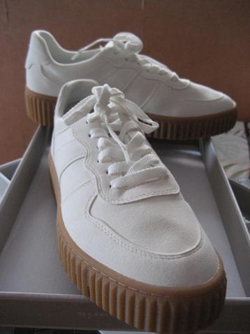 Nieuwe Sneakers  Tamaris maat 40  beschikbaar voor biedingen