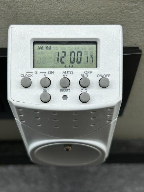 Digitale timer - tijdschakelaar Chacon, Doe-het-zelf en Bouw, Elektriciteit en Kabels, Zo goed als nieuw, Stopcontact, Ophalen of Verzenden