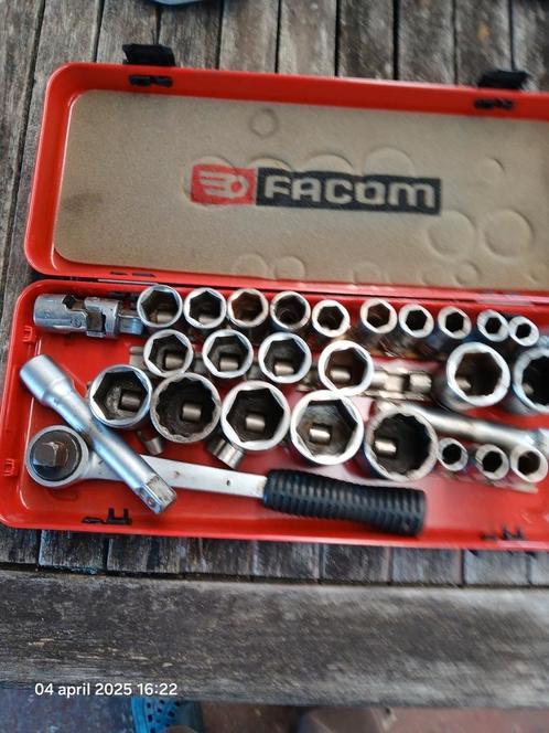 Dopsleutelset FACOM,30 delig ,6 kant van 10 tot maat 32.
2 v, Auto diversen, Autogereedschap, Zo goed als nieuw, Ophalen