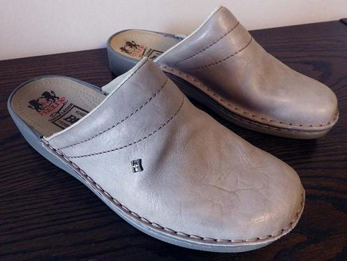 Sportieve Unisex Slippers: maat 40., Kleding | Dames, Schoenen, Nieuw, Slippers, Ophalen