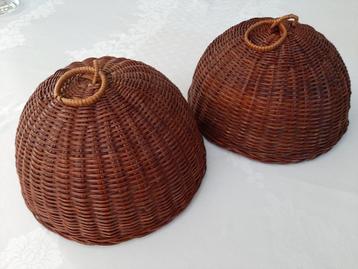 2 rotan stolpen beschikbaar voor biedingen