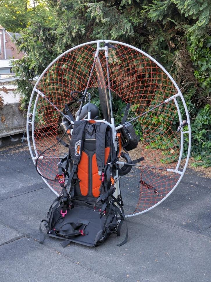 FlyProducts Paramotor – Vittorazi Moster 185 – 46 uur, Sport en Fitness, Zweefvliegen en Paragliding, Gebruikt, Paramotor, Gemotoriseerd