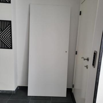 binnendeur beschikbaar voor biedingen