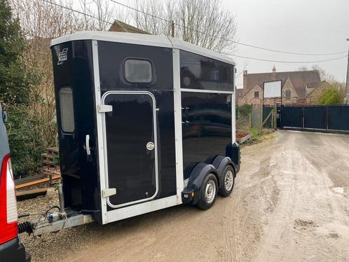 Ifor williams HB 2-paards paardentrailer, Dieren en Toebehoren, Paarden en Pony's | Trailers en Aanhangwagens, Zo goed als nieuw