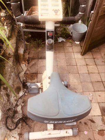 Hometrainer en stepper. Samen 5€ beschikbaar voor biedingen