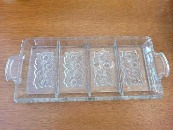 retro presenteerschaal glas beschikbaar voor biedingen