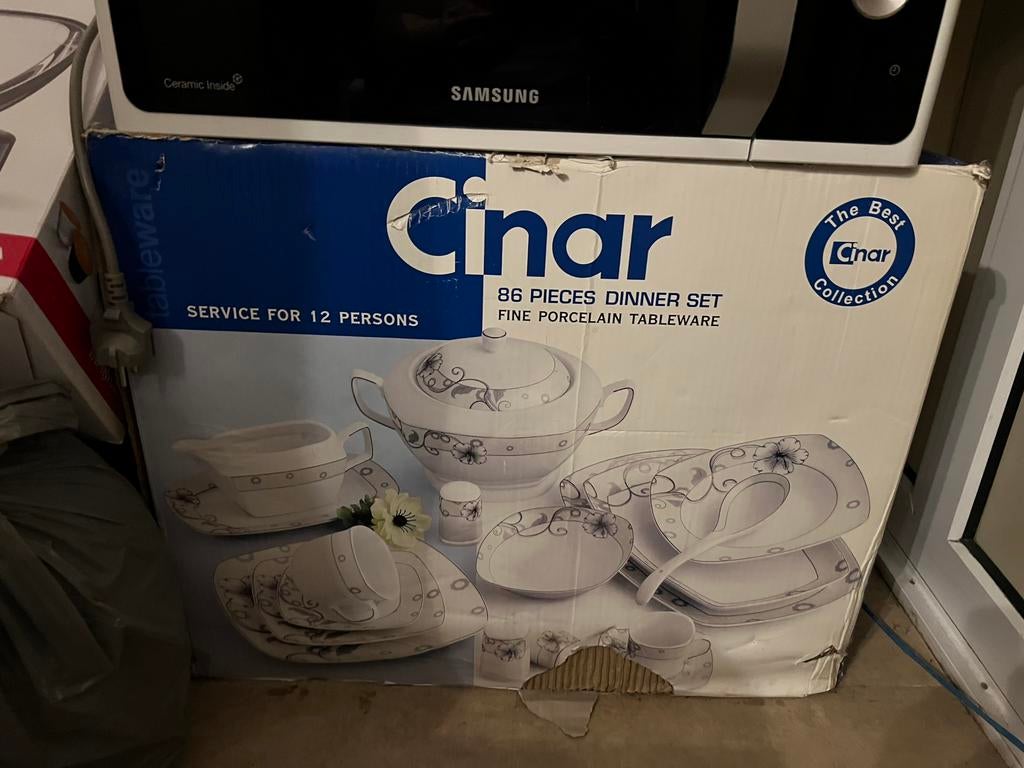 Service as diner as 86 pieces jamais ouvert, Ophalen of Verzenden