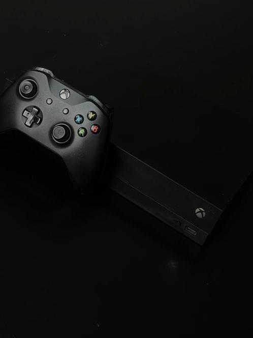Xbox One X, Games en Spelcomputers, Spelcomputers | Xbox One, Gebruikt, Xbox One X, 1 TB, Met 1 controller, Met games
