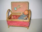 BABY-POPJE IN MANDJE, Antiek en Kunst, Ophalen of Verzenden