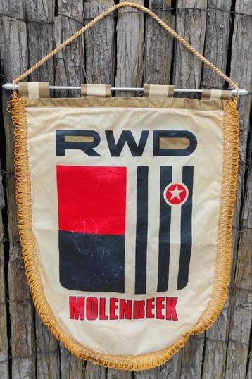 RWD Molenbeek RWDM 1980s superbe rare grand vintage fanion