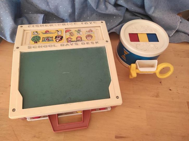 2 fisher price speelgoed trommel 1976 lessenaar 1972, Kinderen en Baby's, Speelgoed | Fisher-Price, Gebruikt, Speelset, Ophalen