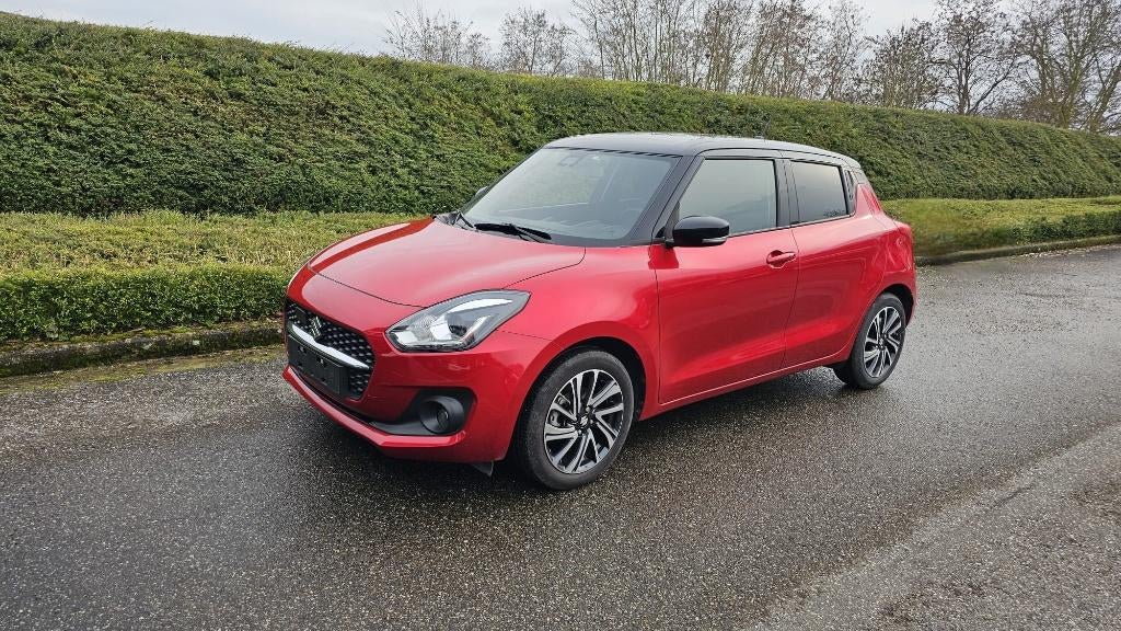 Suzuki Swift hybr GLX Style (rood metal - zwart dak), Auto's, Suzuki, Bedrijf, Te koop, Swift, Achteruitrijcamera, Climate control