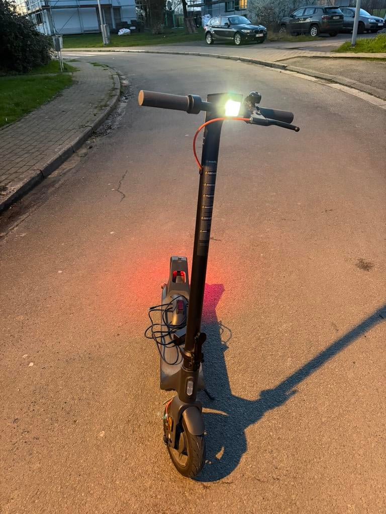 Trotinette xiaomi electric scooter 4 lite, Vélos & Vélomoteurs, Trottinettes, Enlèvement, Utilisé