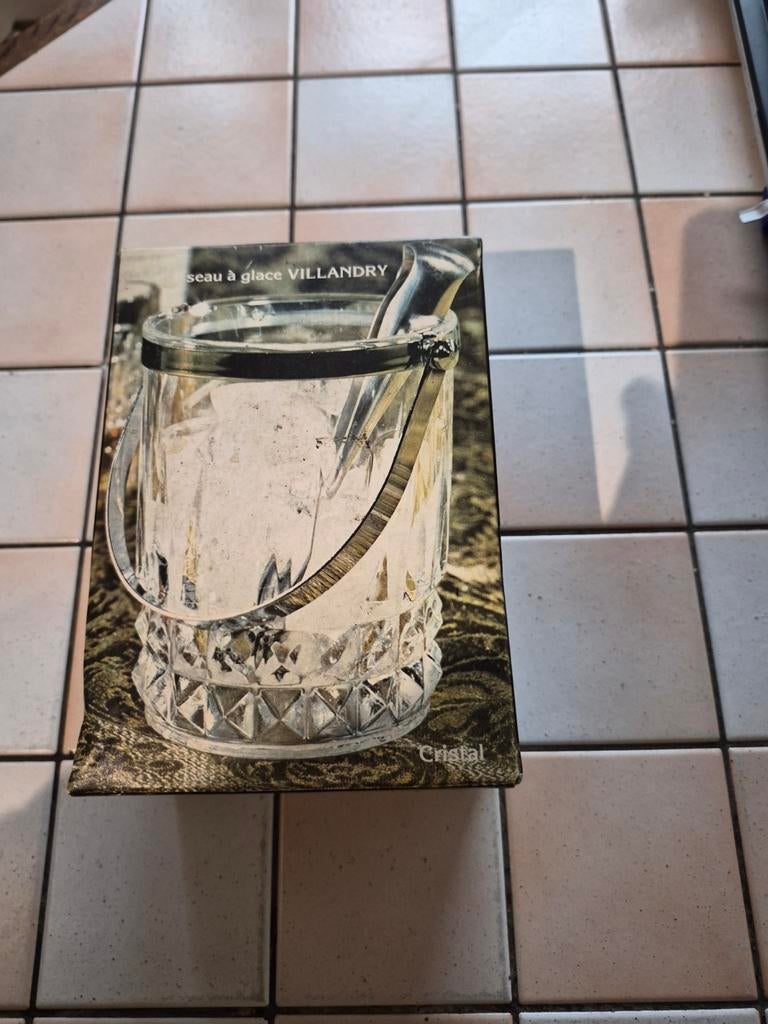 Seau a glace cristal d arques, Enlèvement