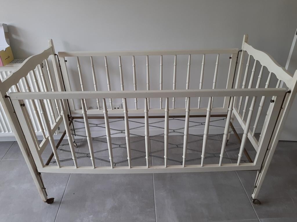 RETRO kinderbedje ORIGINEEL JAREN '70, Kinderen en Baby's, Ophalen