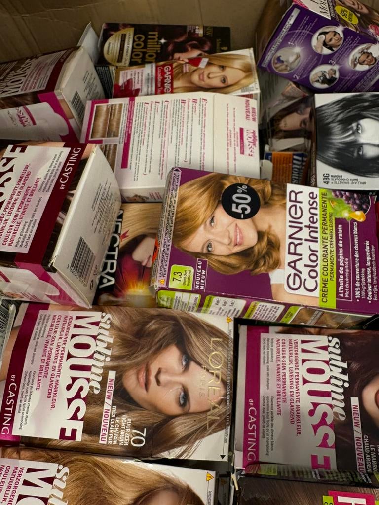 Lot de 200 pièces de teinture pour cheveux, Enlèvement, Neuf