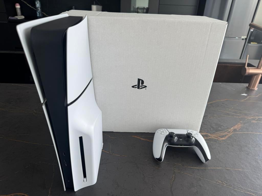 PS5 slim 1TB avec lecteur neuf jamais utilisé, Consoles de jeu & Jeux vidéo, Enlèvement ou Envoi, Comme neuf