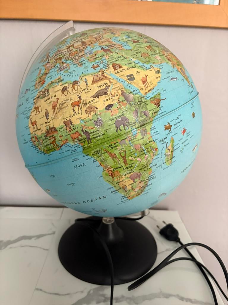 Globe terrestre lumineux (animaux du monde), Enlèvement ou Envoi, Lumineux, Comme neuf