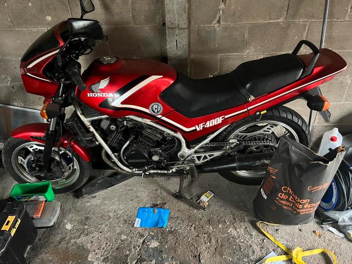 Honda vf400f, Motoren, Motoren | Honda, Particulier, Naked bike, 12 t/m 35 kW, 4 cilinders, Ophalen