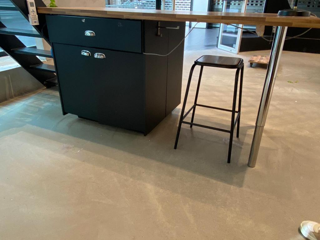 Table avec tiroirs, comptoir bureau cuisine, Maison & Meubles, Tables | Tables mange-debout, Comme neuf, Enlèvement