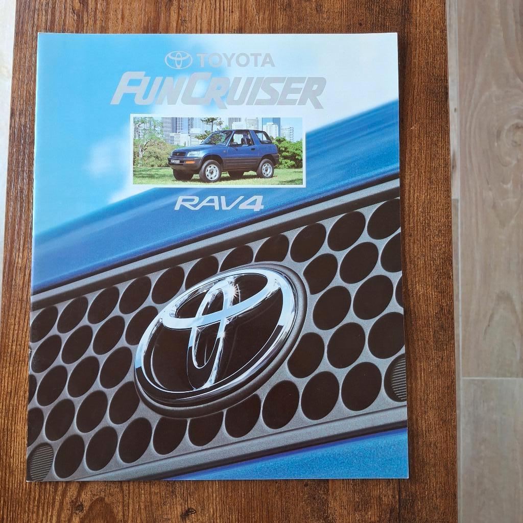 TOYOTA  FUNCRUISER  RAV4   1992, Boeken, Auto's | Folders en Tijdschriften, Ophalen of Verzenden, Nieuw, Toyota
