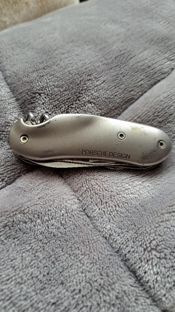 Couteau suisse multi-outils Wenger Porsche Design 35, Caravanes & Camping, Outils de camping, Enlèvement ou Envoi