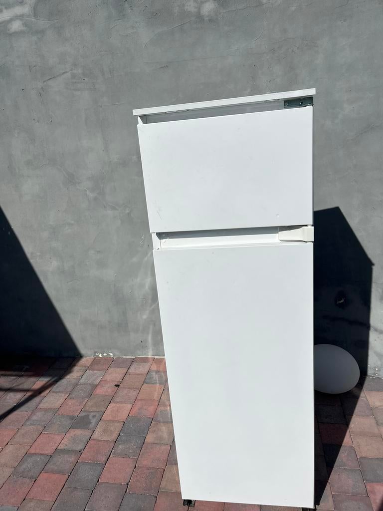 Frigo a vendre avec partis  congélateur a voir, Maison & Meubles, Armoires | Armoires à chaussures, Enlèvement, Comme neuf
