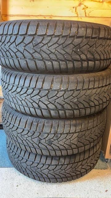 4 pneus à vendre, Auto-onderdelen, Banden en Velgen, Ophalen, 16 inch, Winterbanden, Band(en)