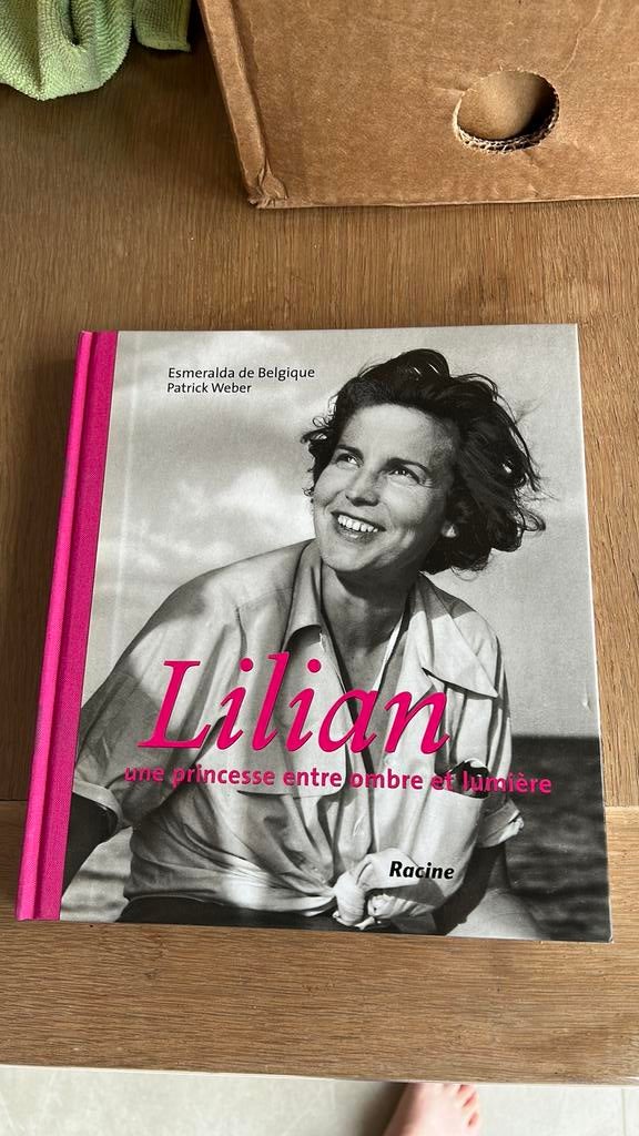 Boek ‘Liliane une princesse entre ombre et lumière’, Ophalen, Zo goed als nieuw