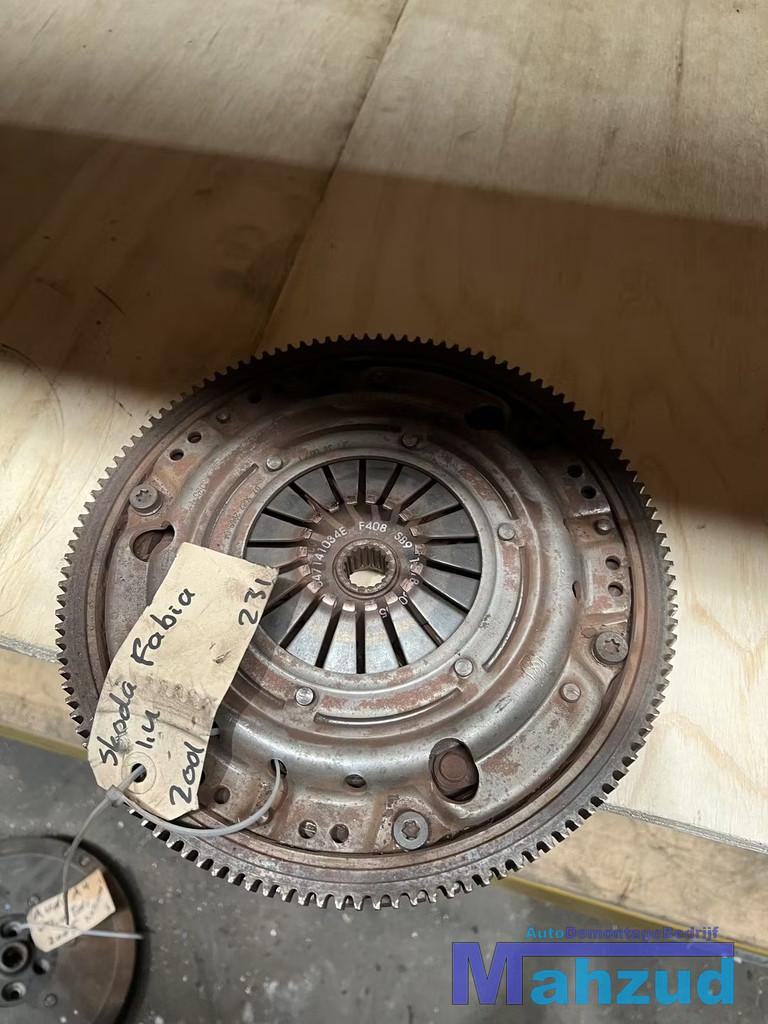 SKODA FABIA 1 1.4 AQW Vliegwiel drukgroep, Infoline@skoda-auto.cz, Tr. Vaclava Klementa 869
293 01  Mlada Boleslav, CZ, Utilisé