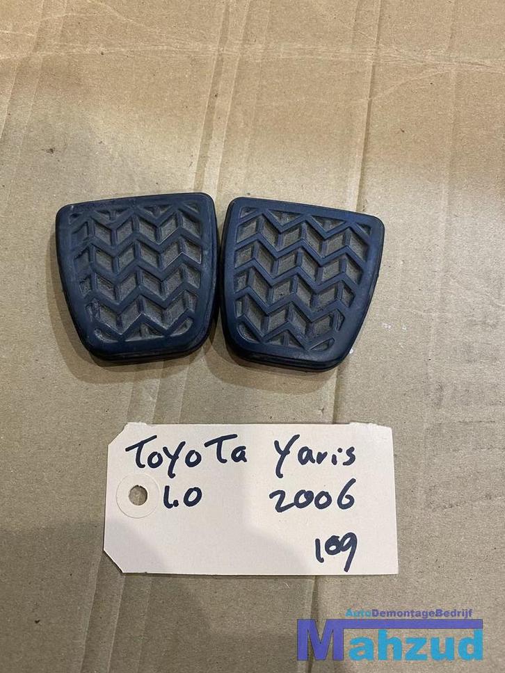 TOYOTA YARIS P9 Rempedaal koppelinspadaal rubber 3132152010, Auto-onderdelen, Interieur en Bekleding, Toyota, Gebruikt