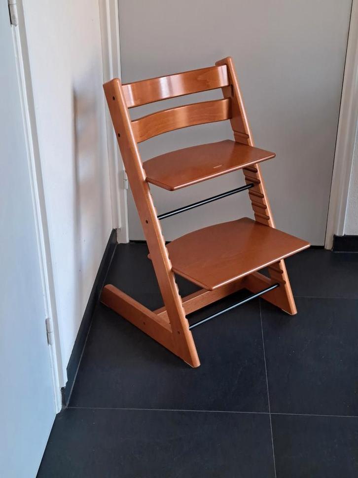 Stokke Tripp Trapp NIEUW MODEL met originele stoelverkleiner, Kinderen en Baby's, Kinderstoelen, Zo goed als nieuw, Meegroeistoel