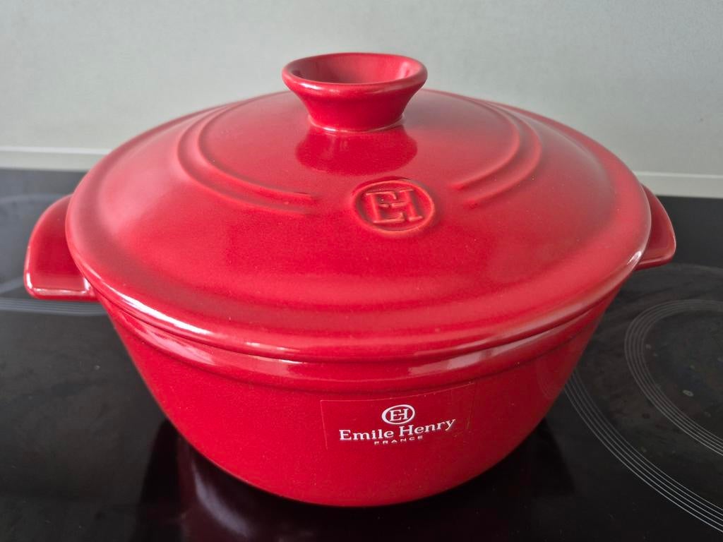 Emile Henry Grand Cru kookpot 22 cm, Huis en Inrichting, Ophalen of Verzenden, Nieuw, Kookpan of Snelkookpan, Keramische plaat