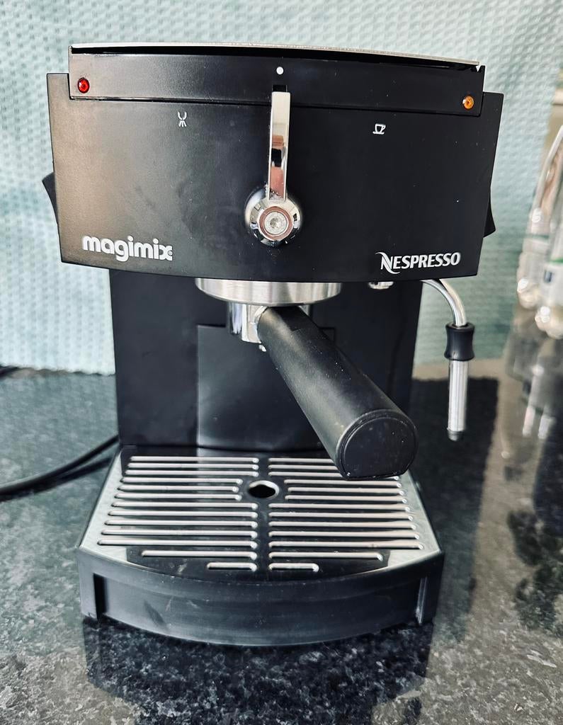 Machine cafe Magimix Nespresso, Ophalen, Zo goed als nieuw
