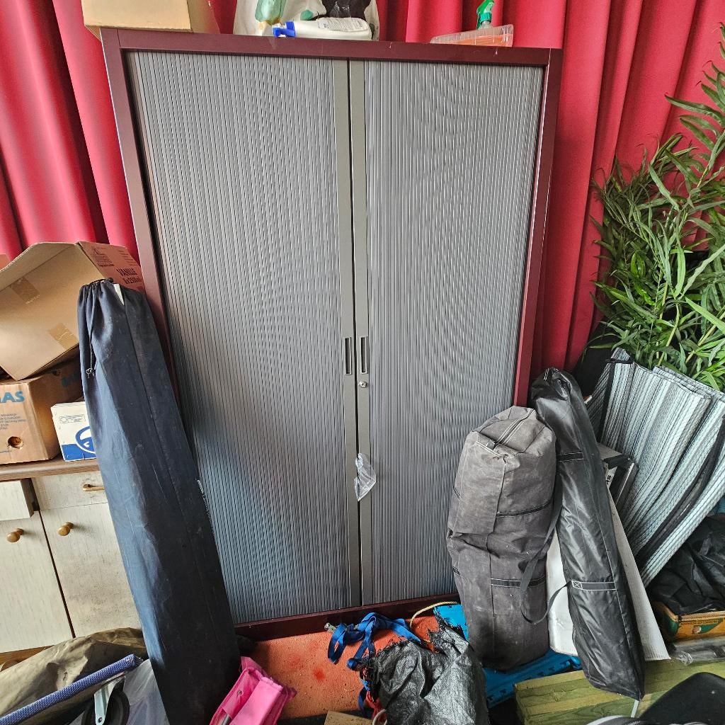 Ensemble bureau, Enlèvement