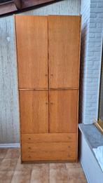 hoge bruine kast - gratis, Huis en Inrichting, Kasten | Ladekasten, Ophalen, Gebruikt, 200 cm of meer, 50 tot 100 cm