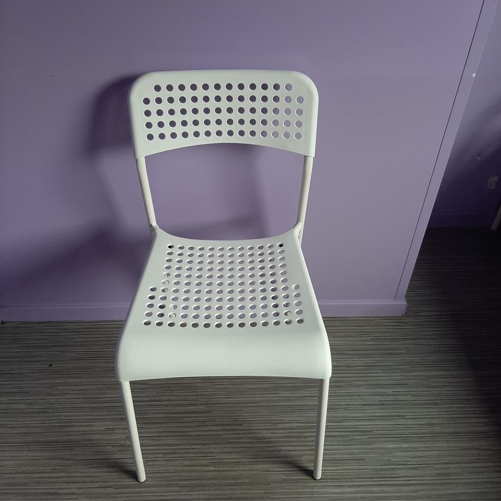 Chaise Ikea Sandsberg, Enlèvement