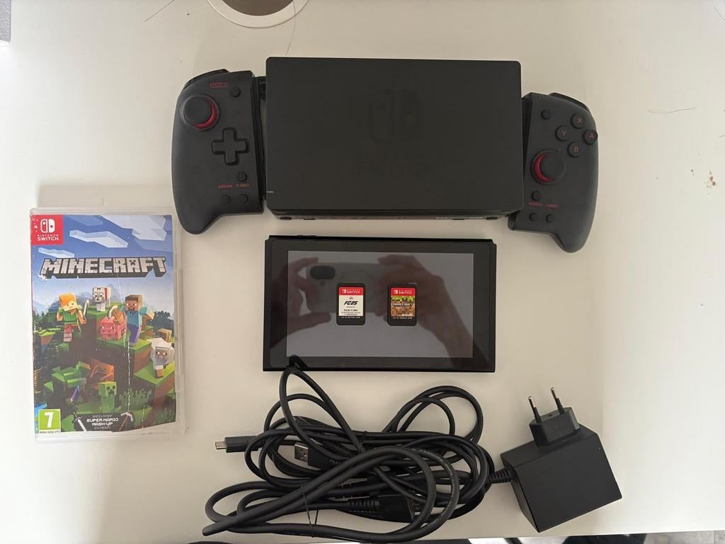 Nintendo Switch V2 + Hori Split Pad Pro, jeux et carte SD 12, Consoles de jeu & Jeux vidéo, Consoles de jeu | Nintendo Switch