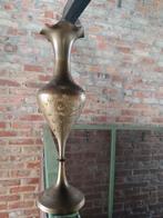 Vase en cuivre, Enlèvement